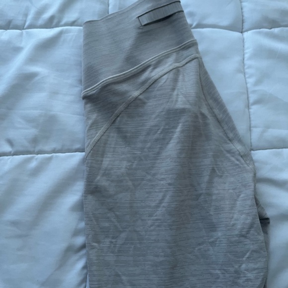 Outdoor Voices Move Free Two Tone 7/8 Leggings - Picture 5 of 5